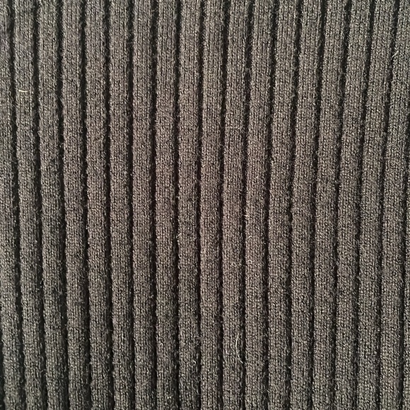 Elie. Tahari Womens SP Black Ribbed Short Sleeve Mock Neck with Shoulder Buttons - Picture 2 of 6